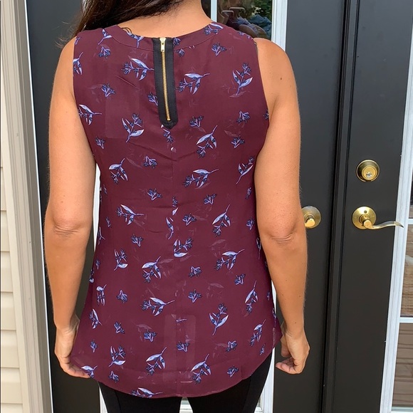 Burgundy blouse with gold zipper at the back - Picture 2 of 2